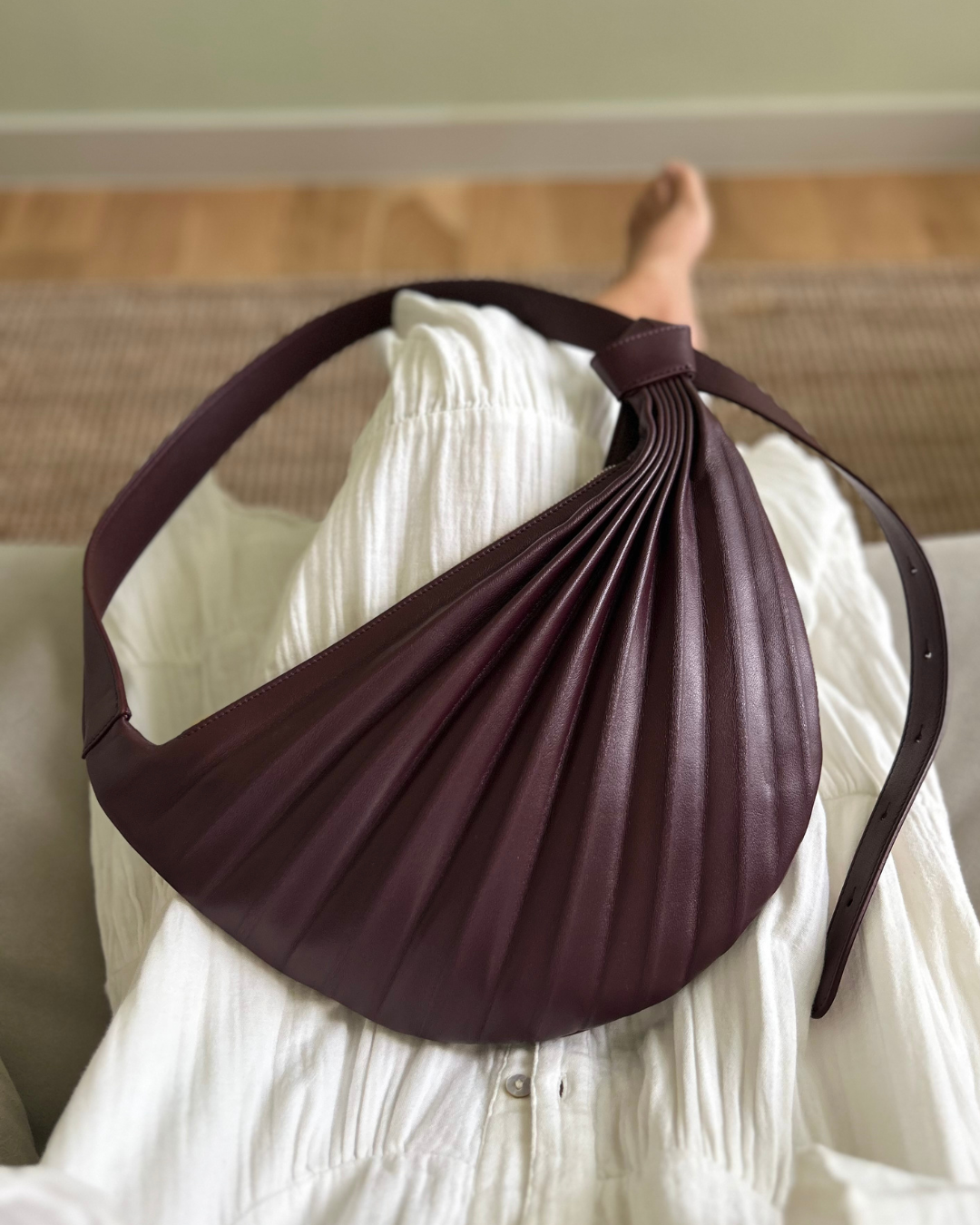 チュパボ Chiaroscuro Hammock Hobo Bag Burgundy | Designer Burgundy Shoulder