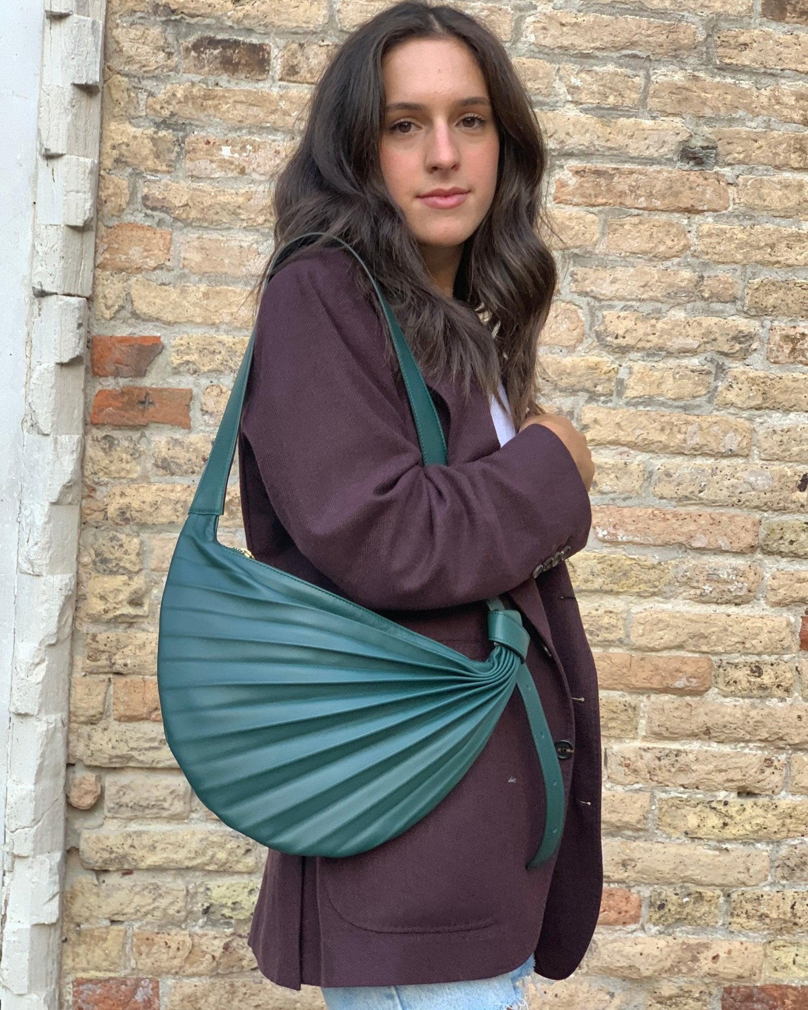Chiaroscuro Hammock Sling Bag Tuscan Green - Sabrina Zeng