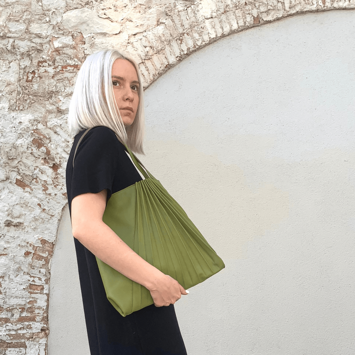 Small Chiaroscuro Weekend Tote in green calfskin - Sabrina Zeng